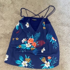Blue express flower top